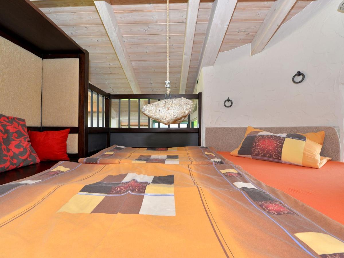 Holiday Home With Whirlpool And Sauna In Viechtach Extérieur photo