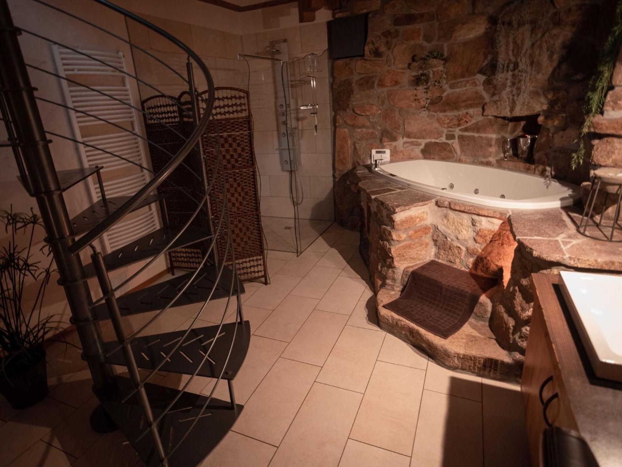 Holiday Home With Whirlpool And Sauna In Viechtach Extérieur photo